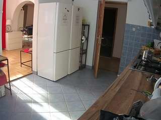 voyeurcam-julmodels-kitchen
