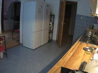 voyeurcam-julmodels-kitchen