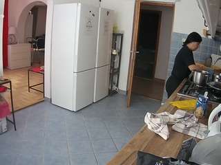 voyeurcam-julmodels-kitchen