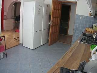 voyeurcam-julmodels-kitchen