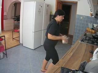 voyeurcam-julmodels-kitchen