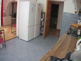 voyeurcam-julmodels-kitchen