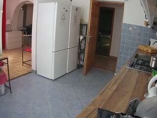 voyeurcam-julmodels-kitchen