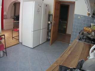 voyeurcam-julmodels-kitchen