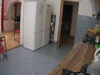 voyeurcam-julmodels-kitchen