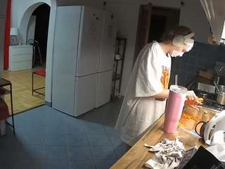 voyeurcam-julmodels-kitchen