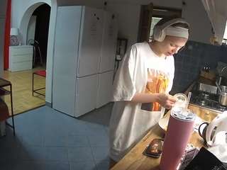 voyeurcam-julmodels-kitchen