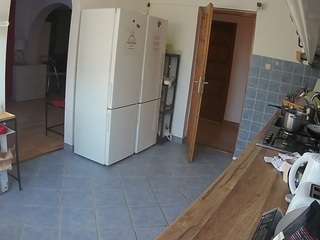 voyeurcam-julmodels-kitchen camsoda