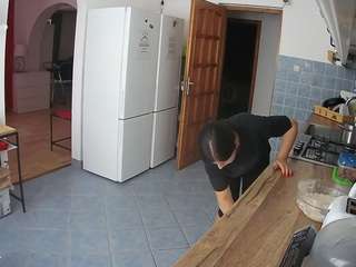 voyeurcam-julmodels-kitchen camsoda