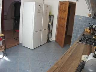 voyeurcam-julmodels-kitchen camsoda