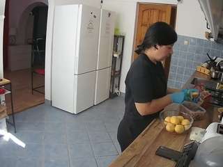 voyeurcam-julmodels-kitchen camsoda