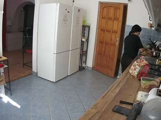 voyeurcam-julmodels-kitchen camsoda