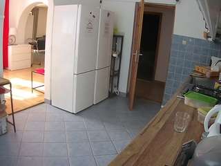 voyeurcam-julmodels-kitchen camsoda