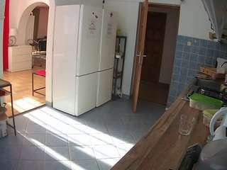 voyeurcam-julmodels-kitchen camsoda