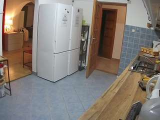 voyeurcam-julmodels-kitchen camsoda