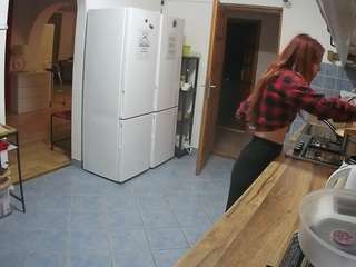 voyeurcam-julmodels-kitchen camsoda