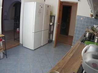 voyeurcam-julmodels-kitchen