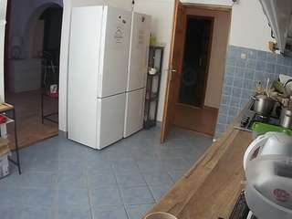 voyeurcam-julmodels-kitchen