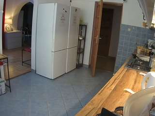 voyeurcam-julmodels-kitchen