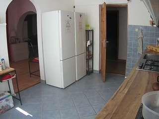 voyeurcam-julmodels-kitchen