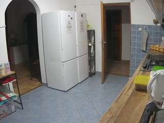 voyeurcam-julmodels-kitchen