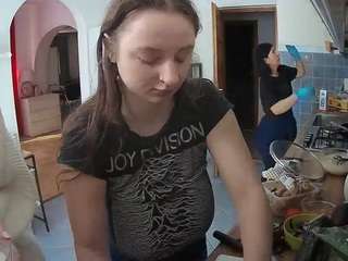 voyeurcam-julmodels-kitchen