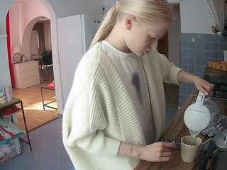 voyeurcam-julmodels-kitchen