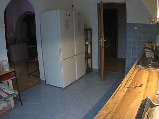 voyeurcam-julmodels-kitchen