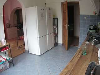 voyeurcam-julmodels-kitchen