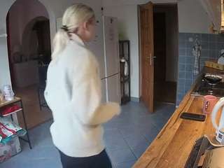 voyeurcam-julmodels-kitchen