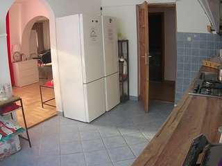 voyeurcam-julmodels-kitchen