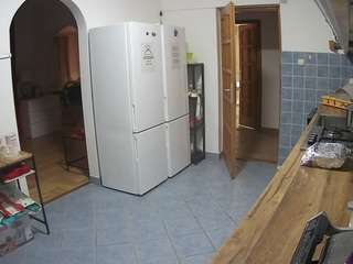 voyeurcam-julmodels-kitchen