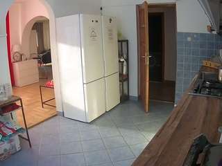 voyeurcam-julmodels-kitchen