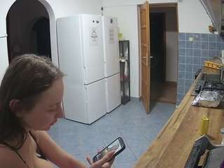 voyeurcam-julmodels-kitchen camsoda