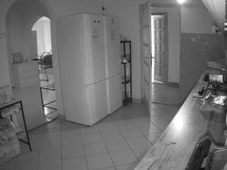 voyeurcam-julmodels-kitchen camsoda
