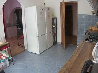 voyeurcam-julmodels-kitchen camsoda