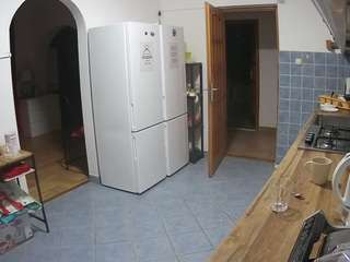 voyeurcam-julmodels-kitchen camsoda