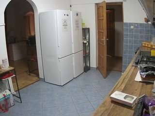 voyeurcam-julmodels-kitchen camsoda