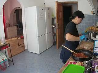 voyeurcam-julmodels-kitchen