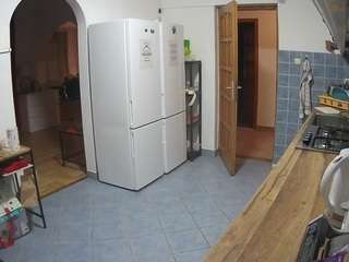 voyeurcam-julmodels-kitchen