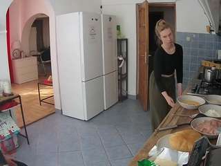 voyeurcam-julmodels-kitchen