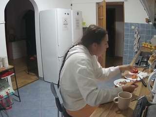 voyeurcam-julmodels-kitchen