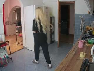 voyeurcam-julmodels-kitchen