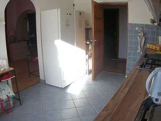 voyeurcam-julmodels-kitchen camsoda
