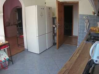 voyeurcam-julmodels-kitchen