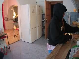 voyeurcam-julmodels-kitchen camsoda