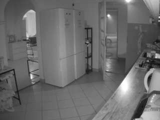 voyeurcam-julmodels-kitchen camsoda