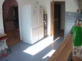 voyeurcam-julmodels-kitchen camsoda