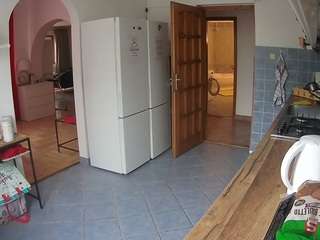 voyeurcam-julmodels-kitchen camsoda