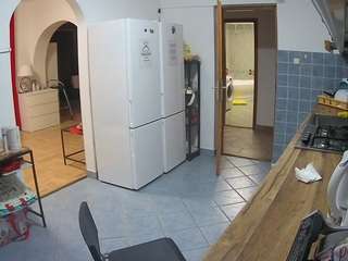 voyeurcam-julmodels-kitchen